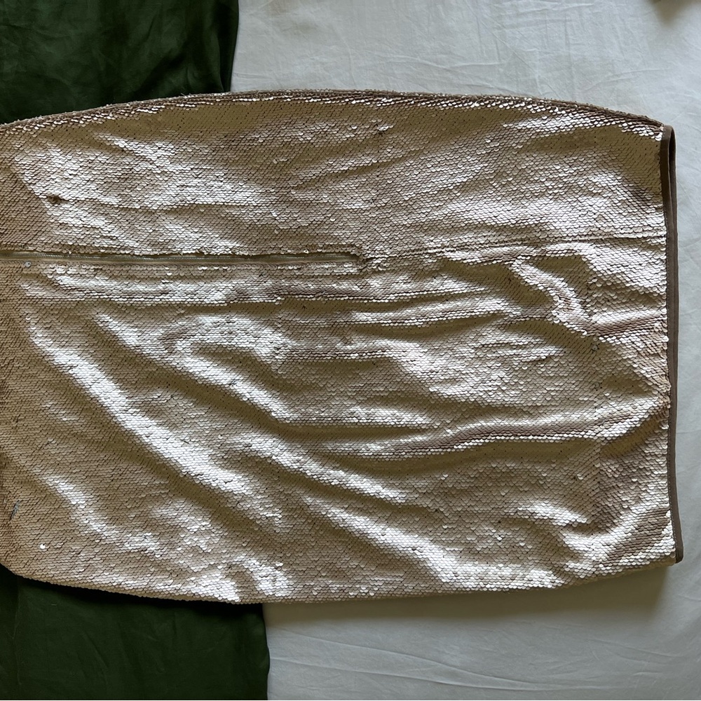 Elegant Abi Ferrin Sequin Gold/Silver Sequin Skirt